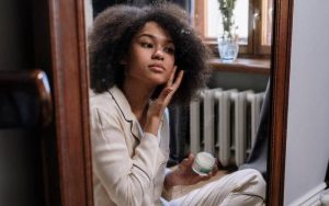 ways to maintain your skin health as you age